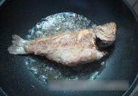 锡纸鲈鱼的做法 步骤3