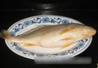 豆瓣酱烧黄鱼的做法 步骤1