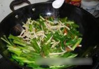 茶干胡萝卜炒韭菜的做法 步骤7