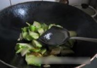 油闷鲜榨菜的做法 步骤4