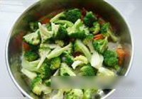 西兰花烧肉圆的做法 步骤6