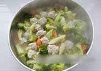 西兰花烧肉圆的做法 步骤7