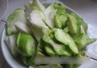 油闷鲜榨菜的做法 步骤2