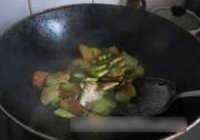 油闷鲜榨菜的做法 步骤5