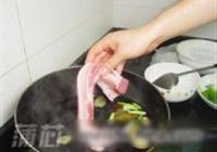 蒜苗五花肉的做法 步骤1