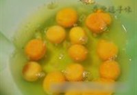虾仁马蹄煎蛋的做法 步骤4