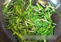 蒜苔炒豆腐干的做法 步骤6