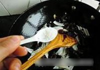 荷兰豆炒魔芋的做法 步骤7
