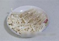 泡菜蒸金针菇的做法 步骤3