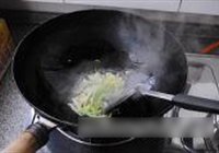 牛肉焖粉皮的做法 步骤3
