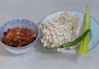 泡菜蒸金针菇的做法 步骤1