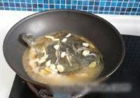 蒜香多宝鱼的做法 步骤8