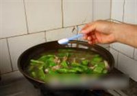 倭瓜炖扁豆的做法 步骤12
