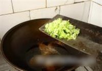 倭瓜炖扁豆的做法 步骤5