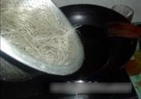 炒粉丝的做法 步骤8