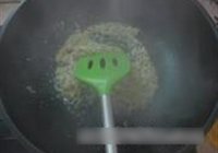 蒜蓉粉丝蒸虾的做法 步骤2