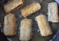 干烧带鱼的做法 步骤7