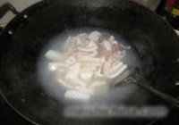 姜葱爆鲜鱿的做法 步骤4