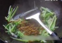 西芹炒榨菜丝的做法 步骤6
