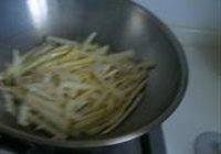 韭菜头炒冬笋的做法 步骤14