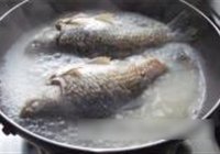 淮山胡萝卜鲫鱼汤的做法 步骤5