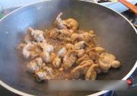 蒜头豆豉焖鸡珍的做法 步骤6