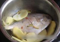 土豆烤鲳鱼的做法 步骤5