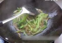 西芹炒榨菜丝的做法 步骤7