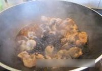 蒜头豆豉焖鸡珍的做法 步骤7