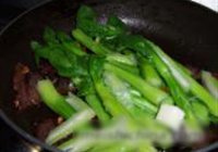 腊肠炒菜心的做法 步骤5