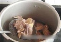 豇豆干香肠飞鸭煲的做法 步骤6