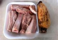 红莲排骨汤的做法 步骤1
