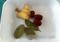 红莲排骨汤的做法 步骤2