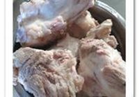 娃娃菜大骨汤的做法 步骤3
