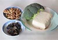 桃仁木耳豆腐煲的做法 步骤1
