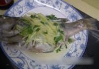 清蒸鲈鱼的做法 步骤5