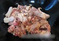 沙锅茨菇焖鹅的做法 步骤3