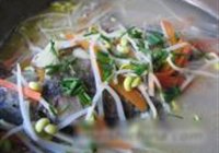 豆芽鲫鱼汤的做法 步骤18
