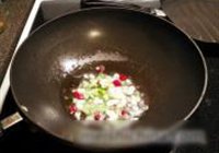 酸黄瓜四季豆炒肉末的做法 步骤4