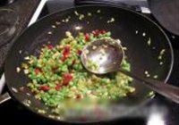 酸黄瓜四季豆炒肉末的做法 步骤6