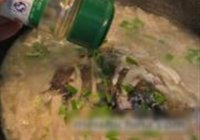金针菇粉丝鱼头汤的做法 步骤13