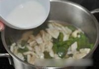 青椒鱿鱼花的做法 步骤5
