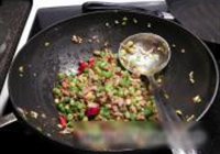 酸黄瓜四季豆炒肉末的做法 步骤8