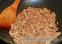 酸黄瓜四季豆炒肉末的做法 步骤1