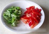 双椒滑炒兔肉的做法 步骤3