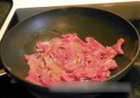 红酒蠔油牛肉的做法 步骤3