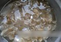炒鸡架的做法 步骤3