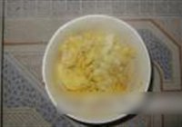 韭菜虾皮炒鸡蛋的做法 步骤3