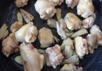 三杯鸡翅的做法 步骤7