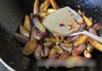 豆瓣酱炒茄子的做法 步骤7